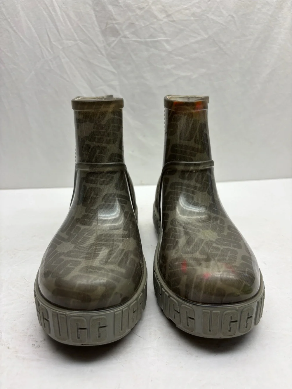 UGG rain boots for little girls SZ 1, box 1 BA